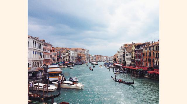 Italia, 48.6 millones de visitantes . Roma, Venecia, Milán y Florencia son algunas de las ciudades que más turistas disfruten en su viajes por este país histórico y romántico.