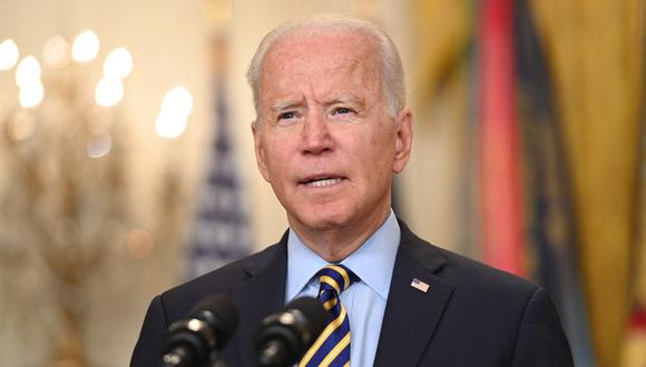 La decisión la adoptó Biden mediante una orden ejecutiva, cuyo objetivo principal es potenciar una mayor competitividad en la economía estadounidense. (Photo by SAUL LOEB / AFP).