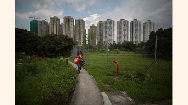 China tiene una participación minúscula: un 4%. Anastasia Nesvetailova, directora del City Political Economy Research Centre (Cityperc) de la City University de Londres, le dijo a BBC Mundo que "una crisis de la banca en la sombra en el mundo desarro