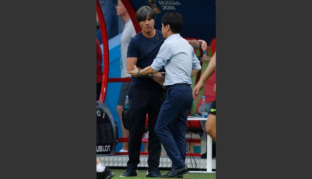 FOTO 2 | Al seleccionador Joachim Löw le podrían reprochar no haber llevado al joven Leroy Sané, quien posee una gran capacidad para perforar defensas compactas. La fidelidad de Löw a sus jugadores más experimentados ha sido calificada de "empecinamiento" por varios analistas. Esta eliminación podría marcar el final de una generación que tocó el cielo en Brasil-2014. (Foto: AP)