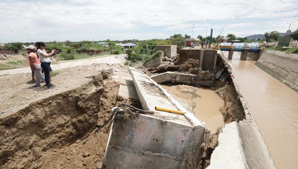 Desborde del canal Taymi ha afectado viviendas de material rústico y puentes. (Foto: @MINPRODUCCION)