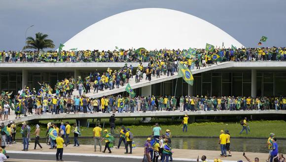 Los bolsonaristas invadieron los tres poderes del Estado en Brasil. (AP).