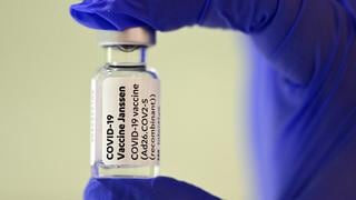 Johnson & Johnson dice que un refuerzo de su vacuna eleva la protección contra el coronavirus