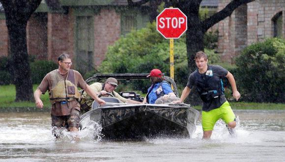 El huracán Harvey ha cumplido con su amenaza destructiva y está produciendo "inundaciones sin precedentes" en el sureste de Texas, que en el caso del área metropolitana de Houston ha llegado a más de un metro de acumulación de agua. (EFE)
