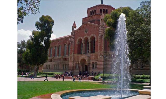 Universidad de California, Los Ángeles (UCLA). Cuenta con 43.000 estudiantes, y es una de las mejores universidades de informática del mundo. Su puntuación es de 83,1.