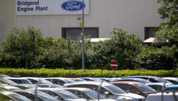 Ford anunció el mes pasado que recortaría 7,000 empleos de oficina en todo el mundo, incluidos varios centenares en Gran Bretaña. (Foto: AFP)