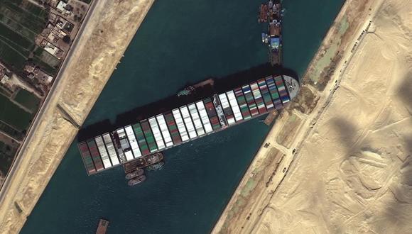 Imagen de satélite del buque Ever Given encallado en el Canal de Suez. (Foto: EFE).