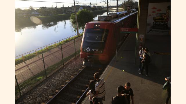 Sao Paulo, Brasil. Tiene solo cinco líneas y 61 estaciones y funciona de 4:30 a.m. hasta la medianoche de lunes a viernes y hasta la 1 a.m. los fines de semana. El pasaje cuesta US$ 1.57.