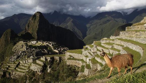 Machu Picchu, Perú: El exceso de visitantes y la presencia de numerosos operadores turísticos informales provocaron daños en el famoso Camino del Inca. A esto, se le suma la acumulación de basura y el surgimiento de múltiples sitios de acampada. Para esto, y con el fin de minimizar los daños, el gobierno peruano limitó el número de personas que pueden hacer el Camino del Inca por temporada. (Foto: Reuters)