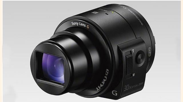 QX30, zoom para smartphone. Este QX30 incluye el procesador Bionz X así como la estabilización óptica SteadyShot. La grabación de vídeo puede ser hasta 1080p y 60 fps. (Foto: Expansión)