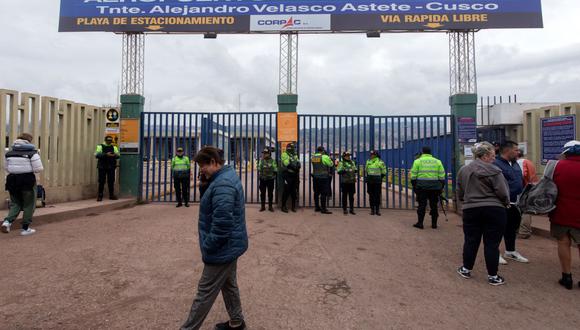 El aeropuerto de Cusco estuvo cerrado por dos días en enero ante la escalada de la protesta en esa ciudad. Ante ello, se reporta menos visita de turistas extranjeros.  (Foto de Iván Flores / AFP)