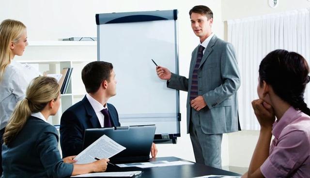 FOTO 5 | 5. Te obedecen maliciosamente
Debo este concepto a Ricardo y Claudio, clientes históricos y ávidos lectores de temas vinculados al management. Consiste en hacer algo que se sabe va a estar mal, pero respetar la consigna al pie de la letra con la idea de dejarte como un estúpido (otra vez). Ejemplos: ajustan una máquina hasta que la rompen; exigen algo a un cliente de forma tan imperativa que decide abandonarnos; compran un insumo muy por encima de su valor, aduciendo que tú les pediste que adquieran “lo mejor”.