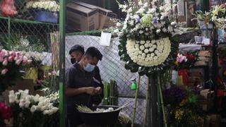 Vendedores del Mercado de Flores lamentan cierre de cementerios este 1 y 2 de noviembre 