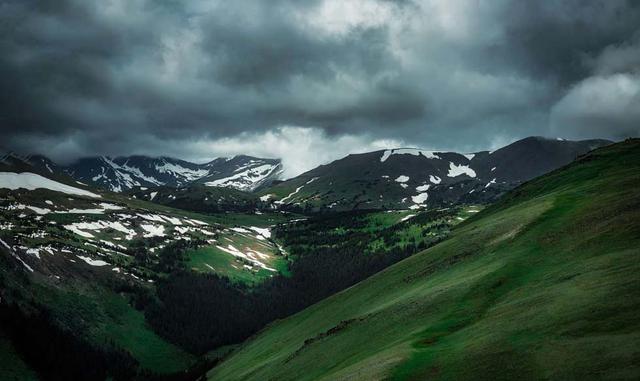 Estados Unidos. Montañas rocosas, espacios verdes y una imagen que nos deja sin palabras. Está situado en uno de los 50 estados de EE.UU., Colorado.