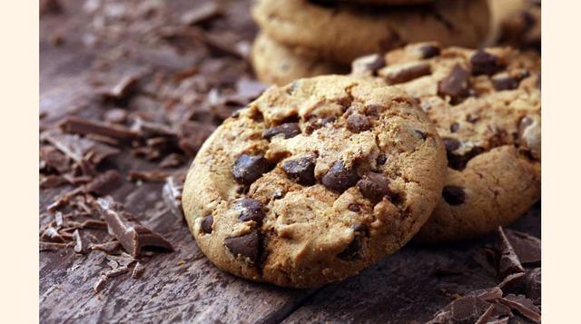 FOTO 20 | Ruth Graves Wakeifield era copropietaria de Toll House In en Massachusetts. En 1936 le hacía falta chocolate para sus galletas, así que para remplazarlo utilizó chispas de chocolate Nestlé semidulce. Se dio cuenta de que las chispas no se derret