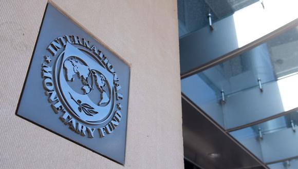 El FMI señala que sin bonos la pobreza hubiese subido 10 puntos en el 2020. (Foto: AFP)