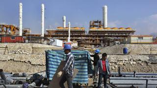 Irán tendrá nuevo modelo de inversión para contratos petroleros, dijo Rouhani en el Foro Económico Mundial