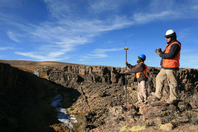 Foto 11: Otro logro destacado fue el de la negociación que resolvió con la empresa Anglo American, que buscaba la licencia social para el proyecto minero Quellaveco.