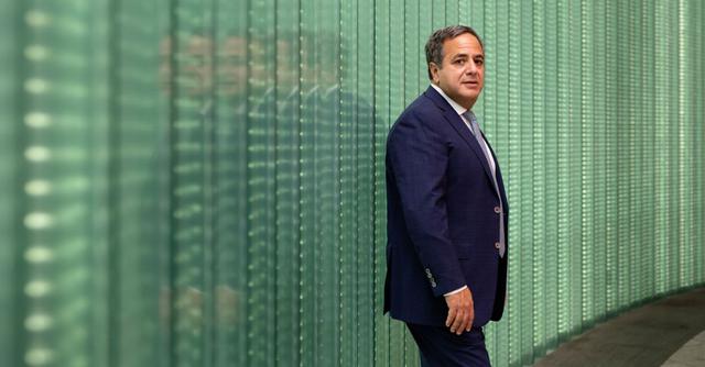 FOTO 3 | Jonathan Bass, empresario de Los Ángeles que produce arte para pared y muebles en una fábrica de México. (Foto: Bloomberg)