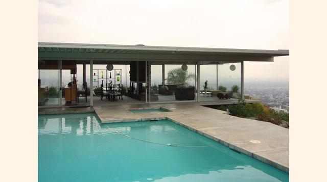 Los Angeles, California; recorre la Casa Stahl en las colinas de Hollywood para una de las mejores vistas de Los Ángeles.