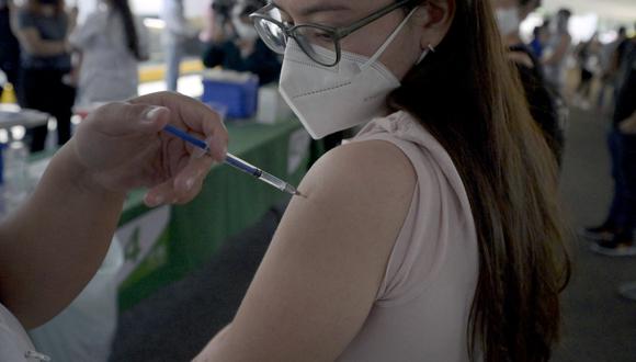 Argentina empezó a realizar estudios de combinación de vacunas en julio pasado a partir de las demoras en la llegada de dosis del segundo componente de la vacuna rusa Sputnik V. (Foto: AFP)