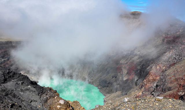 FOTO 14 | Admirar la vista del parque nacional Cerro Verde desde la cima del volcán Santa Ana en El Salvador.