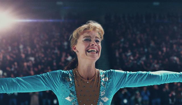FOTO 14 | Yo, Tonya, de Craig Gillespie. La polémica acompañó a la carrera de la patinadora sobre hielo Tonya Harding. Después de superar una infancia dura, y cuando estaba en lo más alto, su esposo y dos criminales intentaron dejar inválida a su máxima rival en los Juegos Olímpicos de 1994, su compañera en el equipo estadounidense, Nancy Kerrigan. (Foto: IMDB)