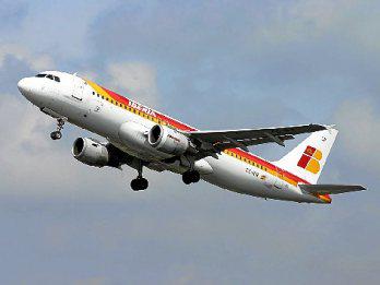 Iberia solicitará al ICO la concesión de avales sobre la financiación por un máximo de 750 millones de euros y Vueling por un máximo de 260 millones.