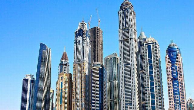 Princess Tower (Dubái). Es el segundo edificio más alto de la ciudad, con 150.000 m2 construidos y 101 alturas.