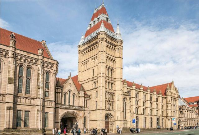 FOTO 34 | Universidad de Manchester, Reino Unido. Con más de 1,000 cursos que se ofrecen, es una universidad líder en investigación intensiva. Cuenta con una tasa de empleabilidad del 94 por ciento entre sus graduados, con 25 ganadores del Nobel entre sus actuales y anteriores profesores y exalumnos. Estudiantes: Más de 36,600.