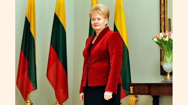 La presidenta de Lituania, Dalia Grybauskaite, fue la que más ganó en el 2015: un total de 312,000 euros (US$ 355,457, según datos recopilados por CNN Money. (Foto AFP)