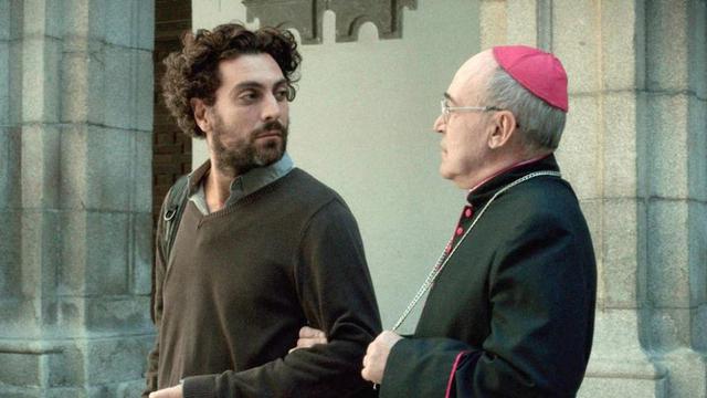 Uruguay – España – Francia: El apóstata – dirigido por Federico Veiroj. Es una comedia dramática que repasa las cicatrices de un joven que desea emanciparse de aquello que se escapa de su control, a la vez que dispara contra sí mismo y con un afán clínico