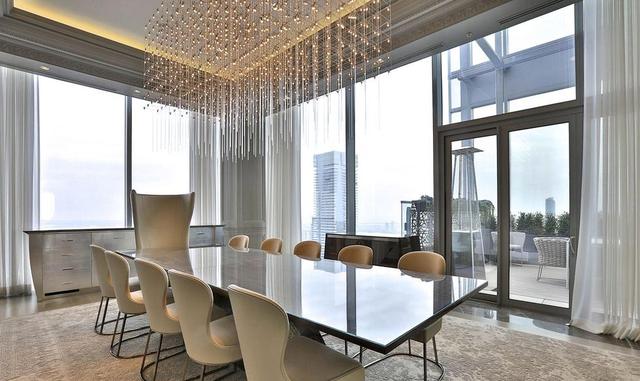 Aunque ella no puede revelar el arreglo matrimonial, confirmó que en la actualidad es la única dueña del ático. "Con el tiempo iba a ser nuestro hogar principal", dijo Pursglove. "Pero no llegamos a eso".