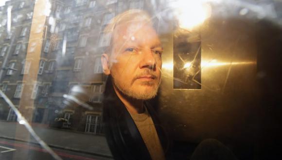 Julian Assange es trasladado a la sala de salud de la prisión británica de Belmarsh. (AP)