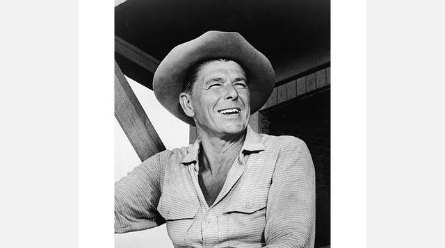 Ronald Reagan (1981-89). El presidente número 40 de los Estados Unidos no siempre se dedicó a la política. Antes trabajó como actor de Hollywood, incluso llegó a ser presidente del Screen Actors Guild (sindicato de actores) en 1947. (Foto: Forbes)