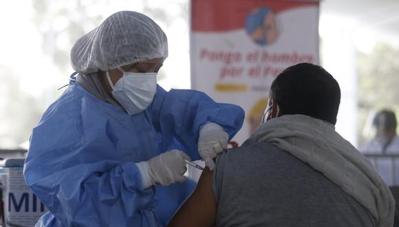 El Ministerio de Salud habilitó 25 vacunatorios en Lima Metropolitana que atenderán 12 horas. (Foto: GEC)