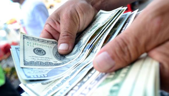 Pagar con un billete de dólar falso es un delito federal en Estados Unidos. (Foto: Andina)