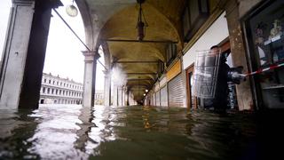 El “agua alta” no da tregua en Venecia y alcanza los 154 centímetros 