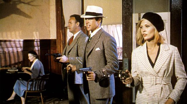 La película Bonnie y Clyde narra la vida de los dos villanos, Bonnie Parker y Clyde Barrow, quienes se enamoran y recorren el Medio Oeste, dejando tras de sí un rastro de muertes y delitos.