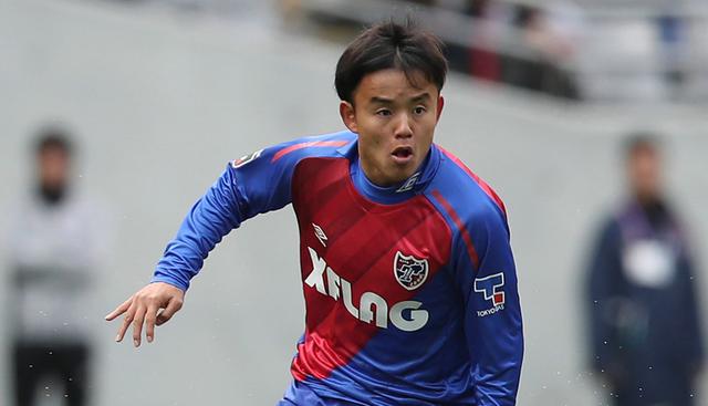 FOTO 7 | 7. Takefusa Kubo (Japón. Centrocampista. F.C. Tokio. 18 años)
Apodado en su país 'el Messi japonés', este centrocampista, que recién cumplió los 18 años, es la máxima promesa del fútbol nipón. Se formó en La Masía del Barcelona, debutó en el 2017 y siempre jugó en su país natal. (Foto: AFP)