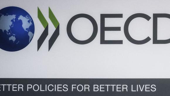 En conjunto, el indicador de la OCDE retrocedió 6 centésimas el mes pasado hasta quedar en 100.55 puntos. (Foto: Ian LANGSDON / POOL / AFP)