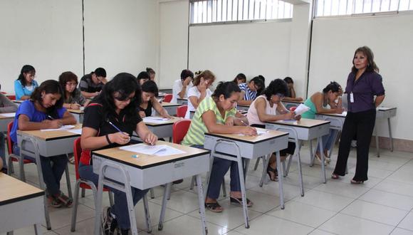 En la Prueba Única Nacional para el Concurso de Nombramiento 2021 se evaluó a cerca de 300 mil docentes. (Foto: Andina)