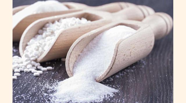 FOTO 7 | En 1965, el químico J. Schlatter trabajaba para mejorar un medicamento para la úlcera y utilizó aspartame para sintetizar los aminoácidos. Vio que un poco de polvo de aspartame se había pegado en su dedo y se lo quitó con la lengua, así fue como 