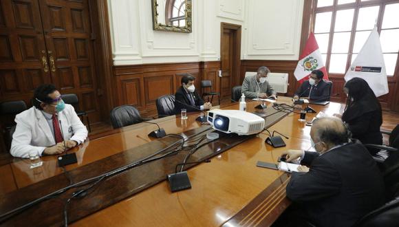 Primer ministro, Vicente Zeballos, se reunió con representantes de la Federación Médica Peruana y Colegio Médico del Perú. (Foto: Difusión)