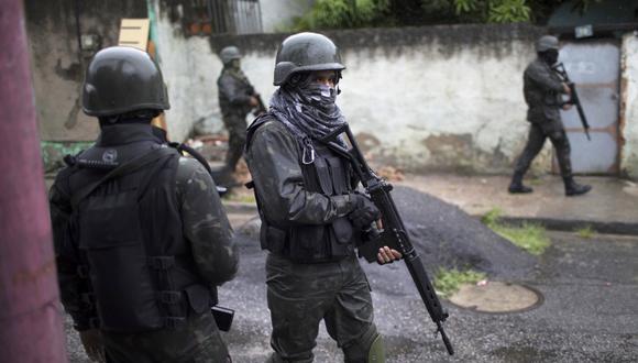 Militares patrullan las calles de Río de Janeiro en una megaoperación para restablecer la seguridad de la ciudad.
 (Foto: AP/Leo Correa)