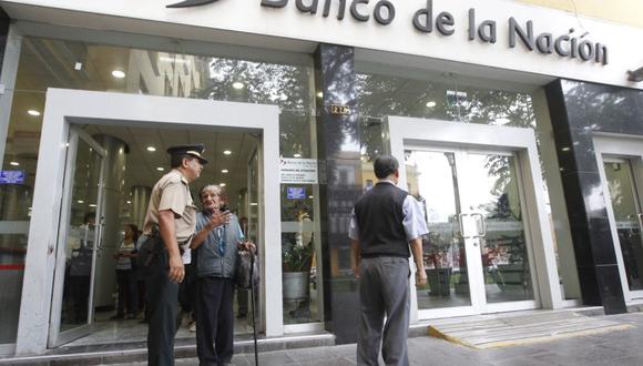 El Banco de la Nación recomienda hacer los cobros y transacciones por canales distintos a las agencias. (Foto: Andina)