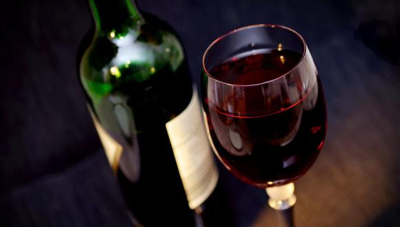 El informe también resalta que el vino se ha convertido en un atractivo turístico y, en consecuencia, en un “catalizador económico clave” en muchas regiones rurales, generando casi 15,000 millones de euros en ingresos. (Foto referencial: congerdesign / Pixabay)