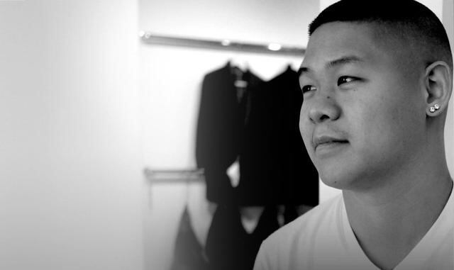 FOTO 2 | 2. John Koon

Aunque ustedes no lo crean, John Koon abrió su primer negocio de auto partes en Nueva York a los 16. Koon hizo millones cuando su compañía, Extreme Performance Motorsports, se convirtió en el principal proveedor para el reality show de MTV Pimp My Ride. Utilizó sus conexiones para empezar una compañía de ropa junto al rapero Young Jeezy, quien lo ayudó a ganar unos buenos 40 millones de dólares.