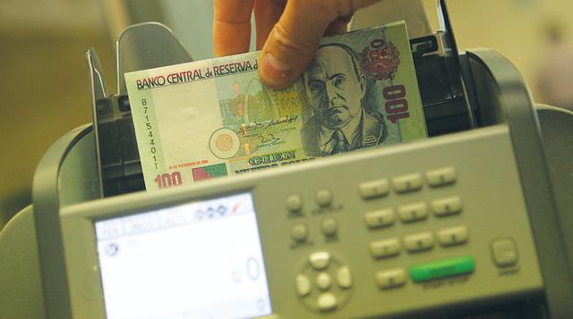 El impuesto anual obtenido, luego de aplicar la escala, se fraccionará de la siguiente manera:     ·         En los meses de mayo a julio, al impuesto anual se descuentan las retenciones efectuadas en los meses de enero a abril y el resultado se divide en