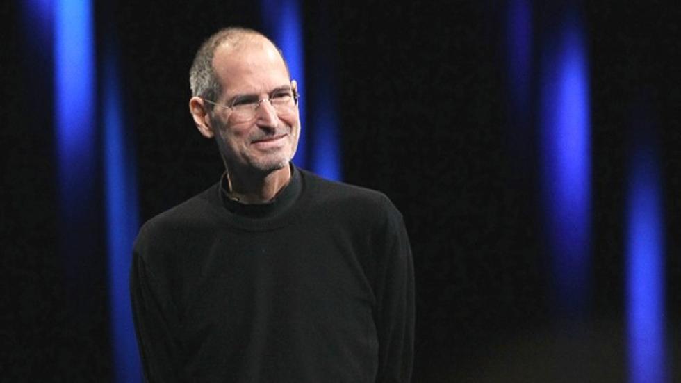 Después de que fuera despedido de su propia empresa, Steve Jobs volvió y una de las primeras decisiones que tomó fue recortar proyectos y dejar solamente los cuatro prioritarios. Dijo “Hagamos cuatro cosas y hagámoslas espectacularmente bien.”(Foto: AFP)
